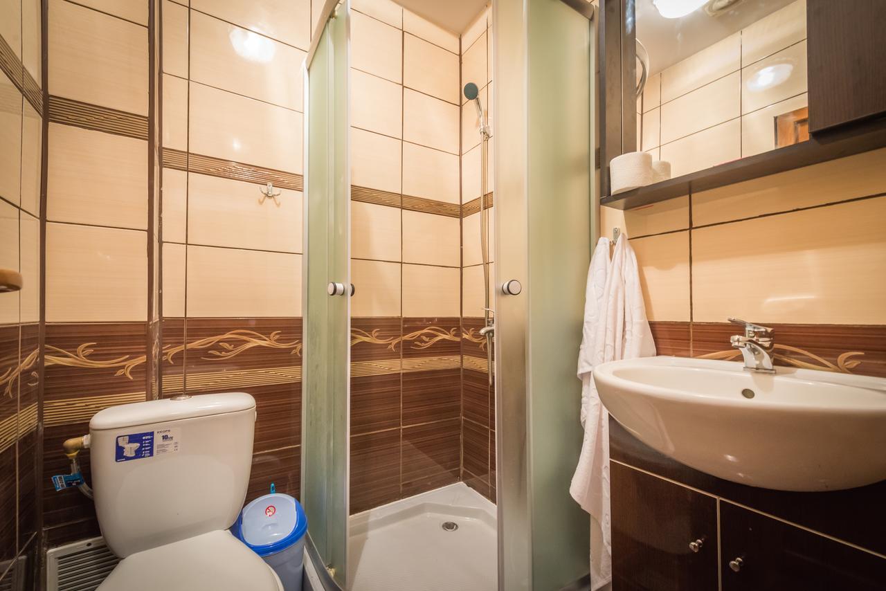 Hotel Foisor ブカレスト エクステリア 写真