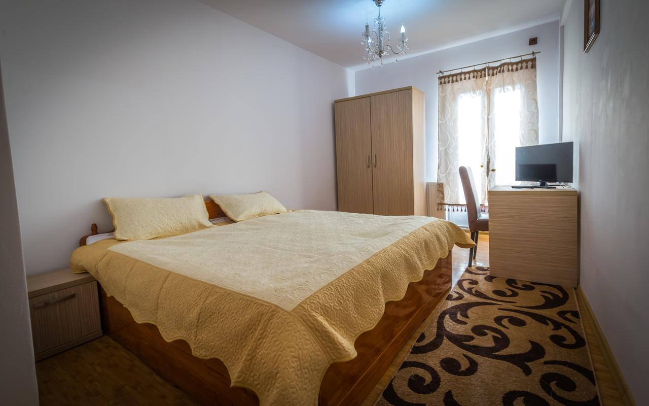 Hotel Foisor ブカレスト エクステリア 写真